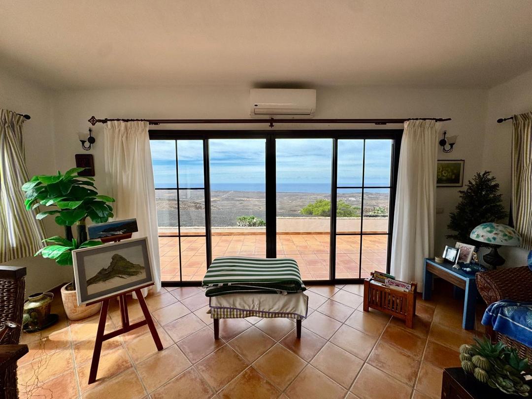 3 bedroom House / Villa in Las Brenas Lanzarote, Gran Canaria - Property HGC0237