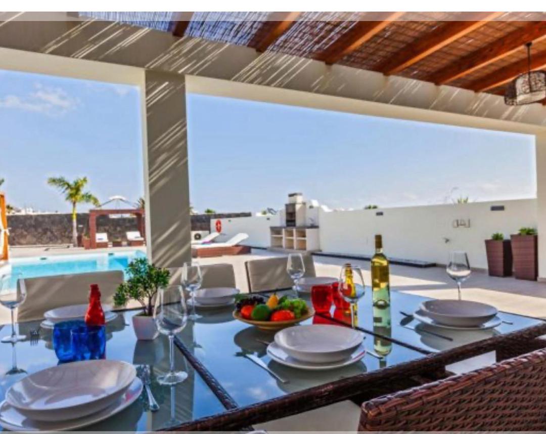 4 bedroom House / Villa in Playa Blanca, Gran Canaria - Property HGC0086