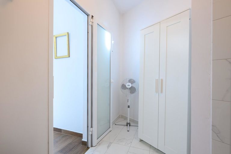 Property thumbnail 46