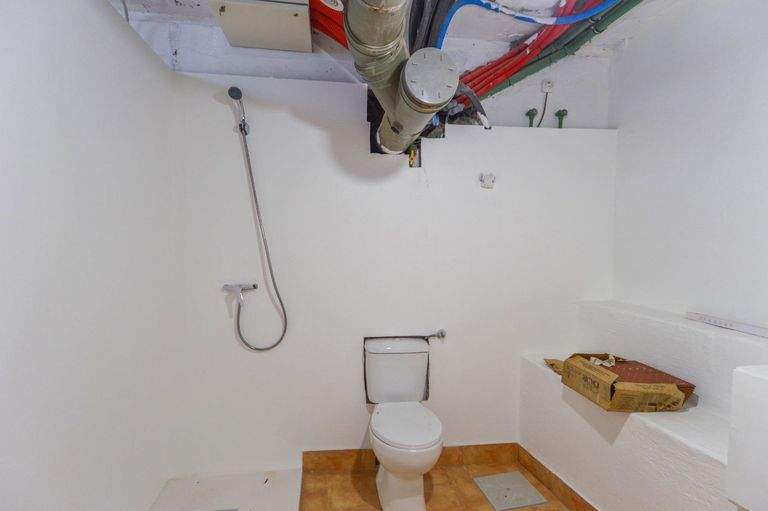 Property thumbnail 6