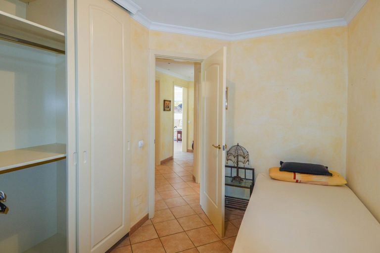 Property thumbnail 36