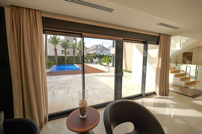 Property thumbnail 12
