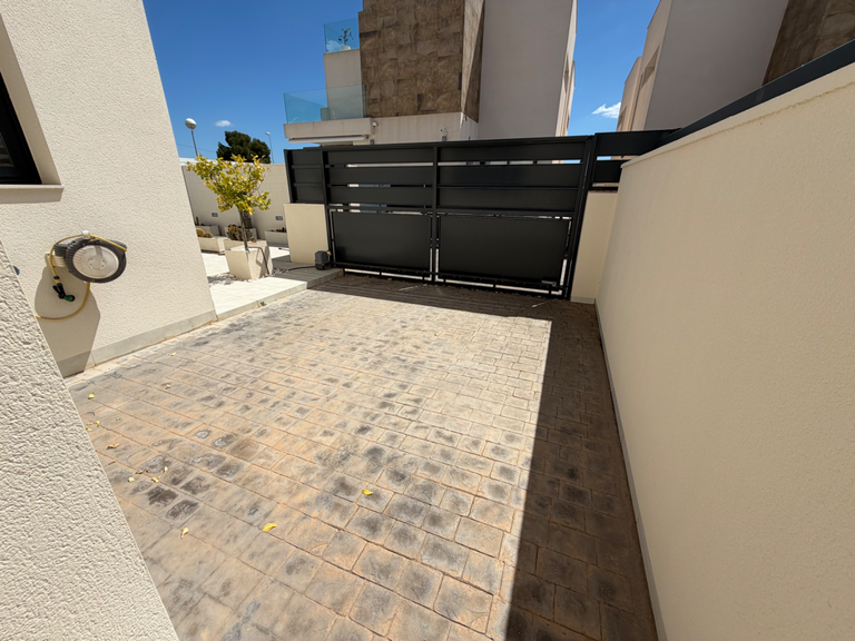 Property thumbnail 25