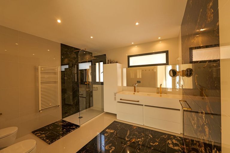 Property thumbnail 24