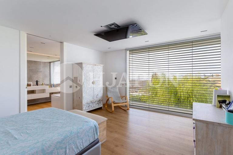 Property thumbnail 11