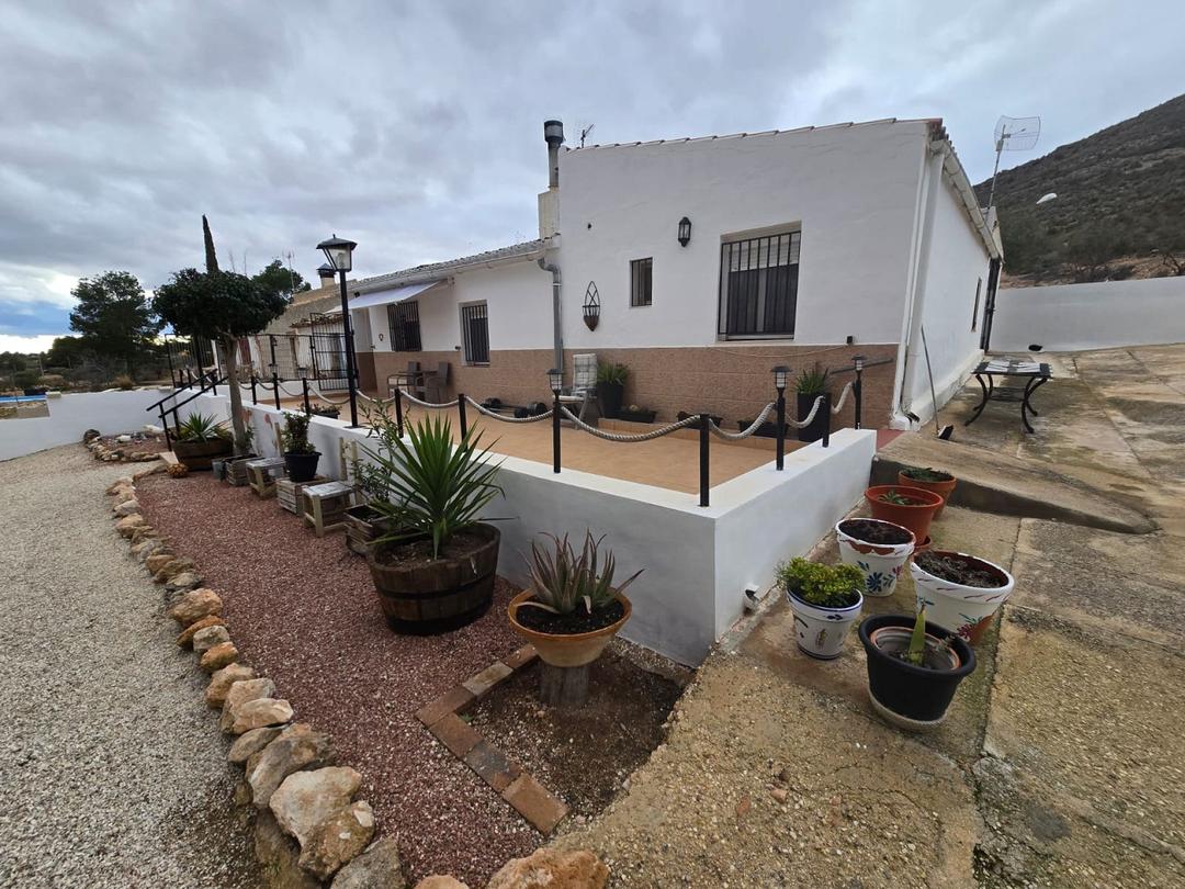 4 bedroom Finca / Rural house in Yecla, Costa Blanca - Property IV13858