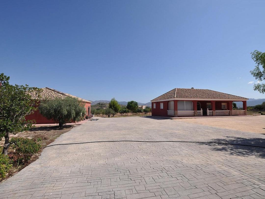 8 bedroom House / Villa in Sax, Costa Blanca - Property IV13367