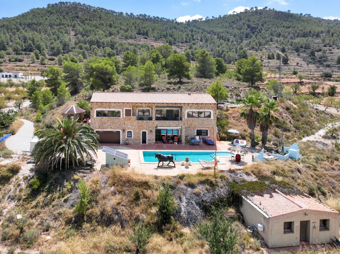 Property image 8