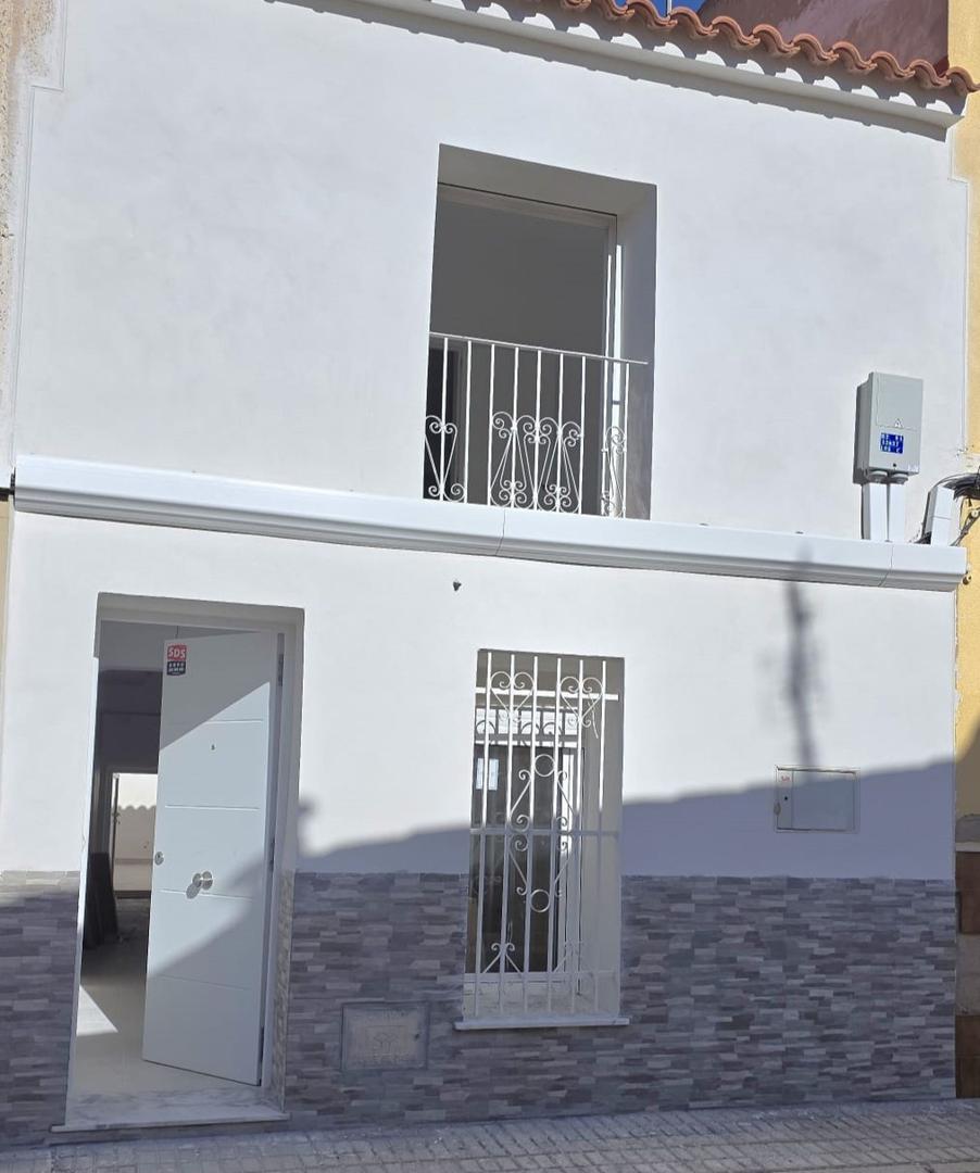 3 bedroom House / Villa in El Pinos / Pinoso, Costa Blanca - Property IV13859