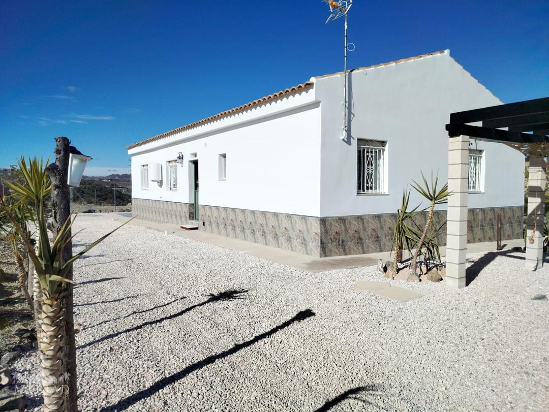 3 bedroom House / Villa in Town, Costa Blanca - Property IV6506