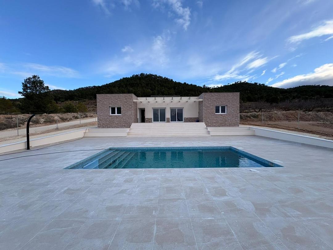 3 bedroom House / Villa in Pinoso, Costa Blanca - Property IV2029