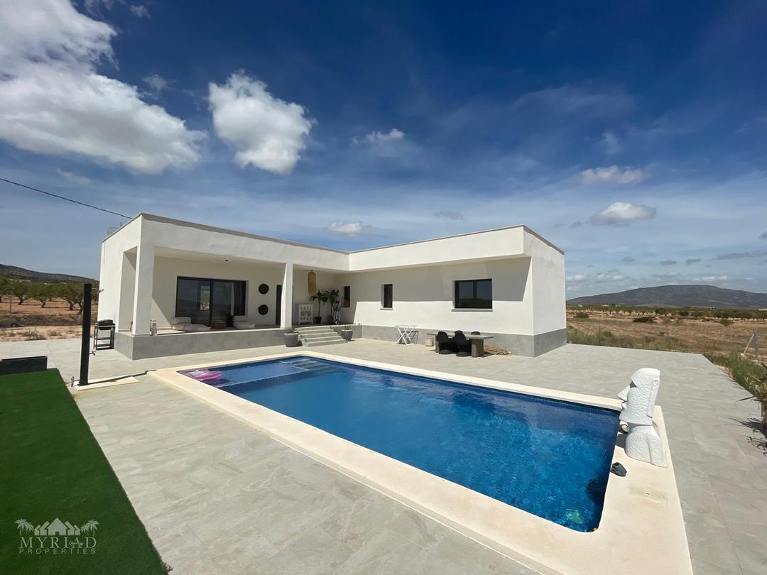 3 bedroom House / Villa in Pinoso, Costa Blanca - Property IV6173