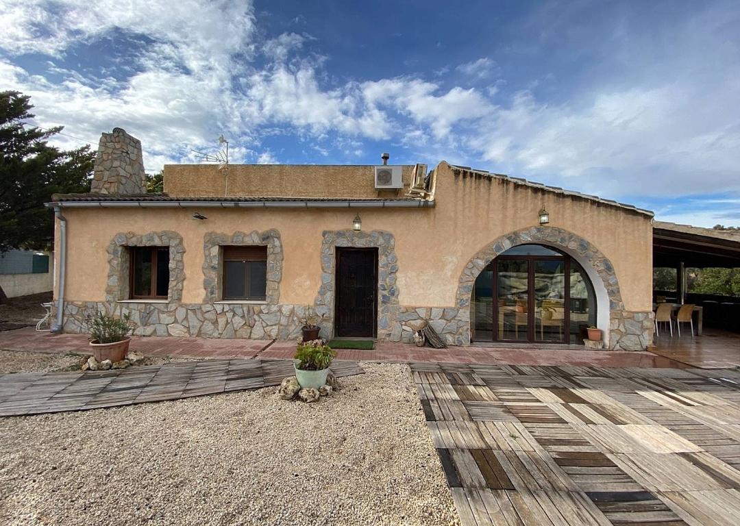 2 bedroom Finca / Rural house in Sax, Costa Blanca - Property IV18204