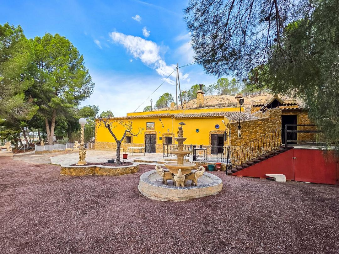 4 bedroom Finca / Rural house in Pinoso, Costa Blanca - Property IV530