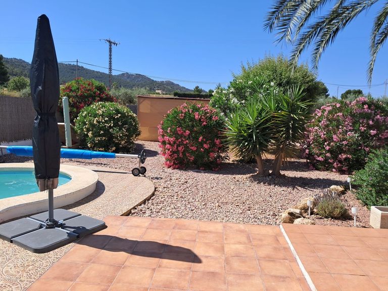 Property thumbnail 2