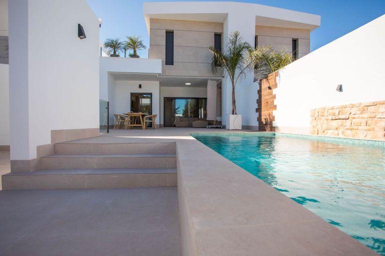 Property thumbnail 1