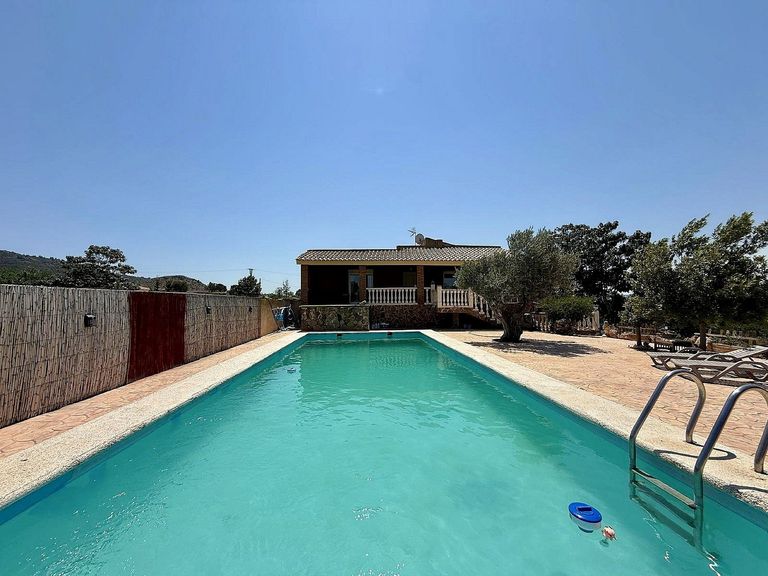 Property thumbnail 2