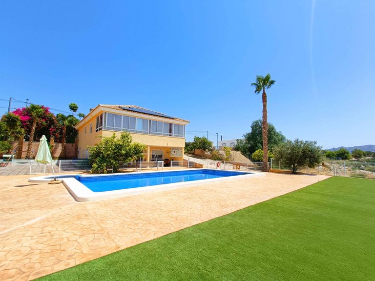 Property thumbnail 1
