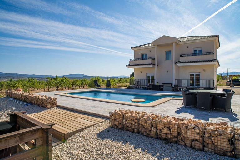 Property thumbnail 16