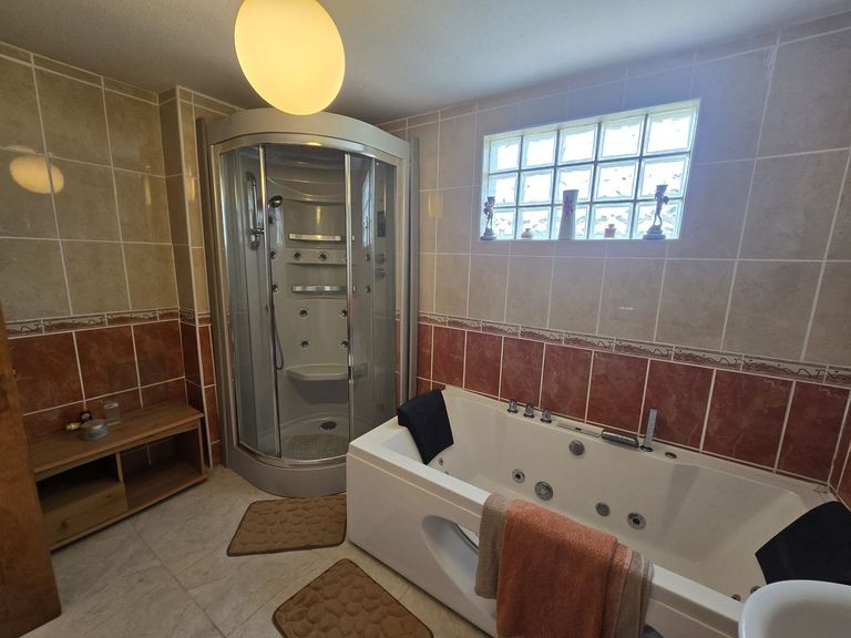 Property thumbnail 17