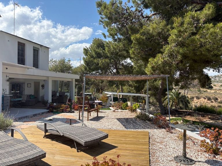Property thumbnail 2