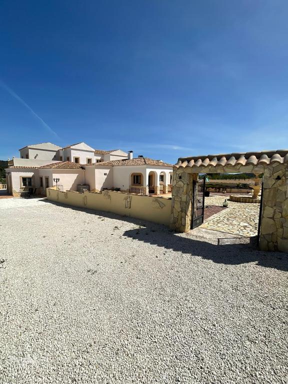 Property thumbnail 6