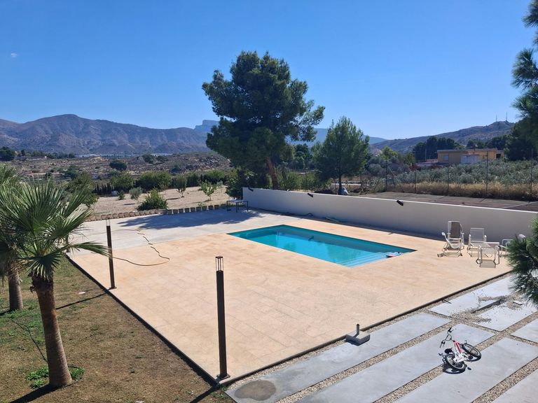 Property thumbnail 6