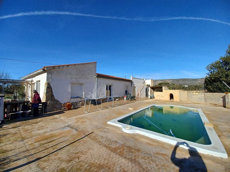 Property thumbnail 1