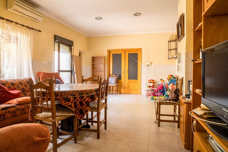 Property thumbnail 1