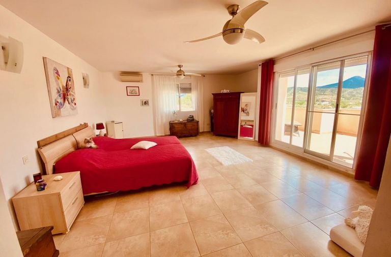 Property thumbnail 1