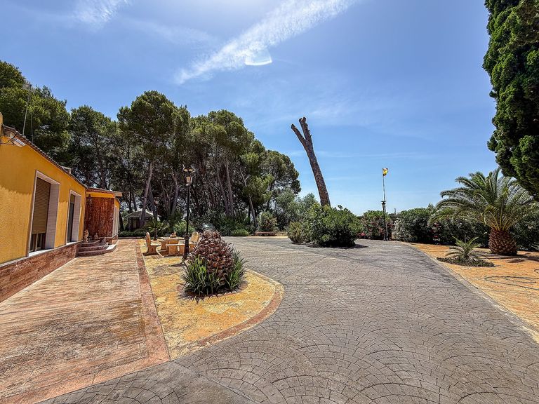 Property thumbnail 6