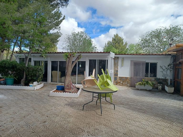 Property thumbnail 1