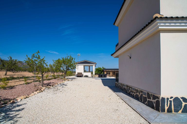 Property thumbnail 3