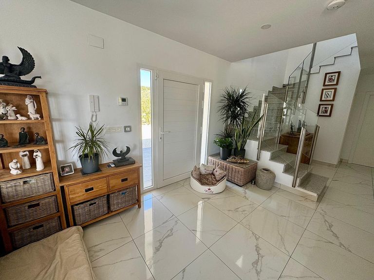 Property thumbnail 9
