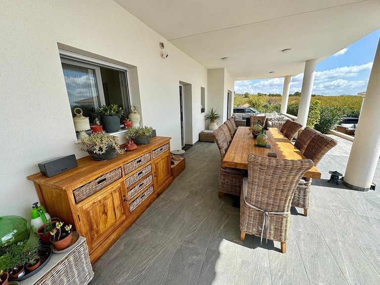Property thumbnail 8