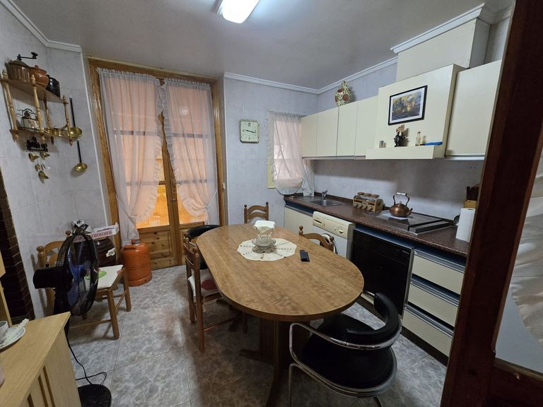 Property thumbnail 40