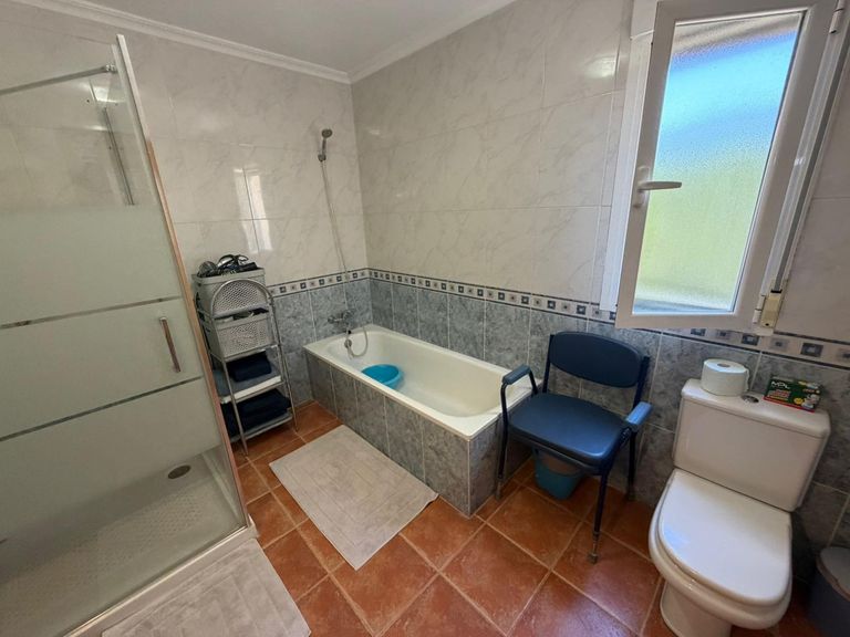 Property thumbnail 36