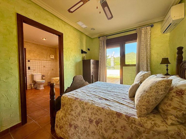 Property thumbnail 40