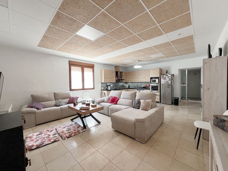 Property thumbnail 1
