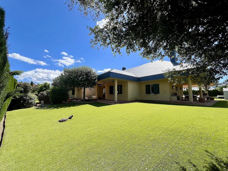 Property thumbnail 25