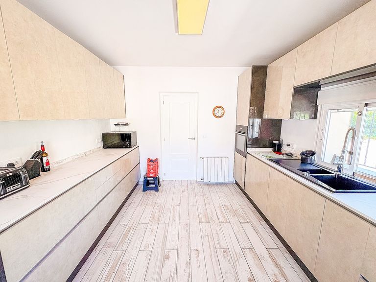 Property thumbnail 26