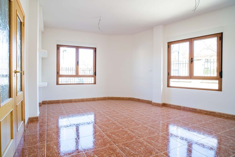 Property thumbnail 2
