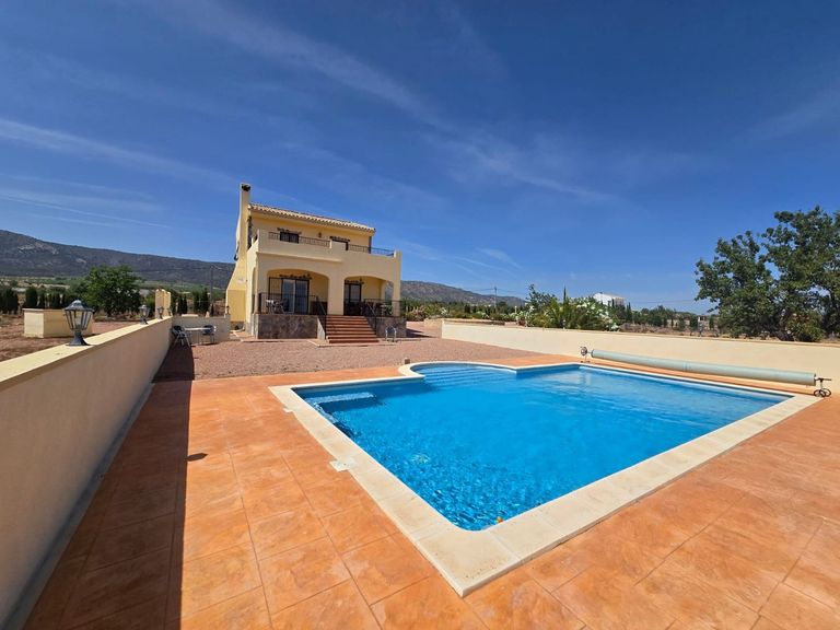 Property thumbnail 1