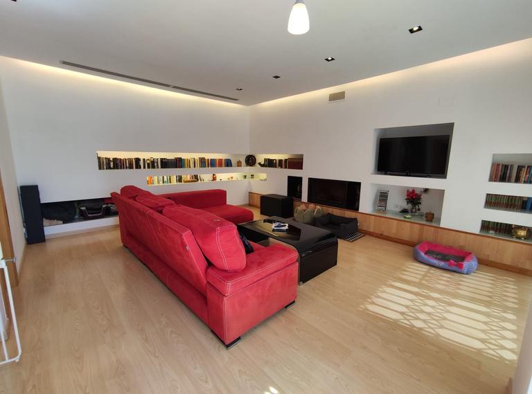 Property thumbnail 2