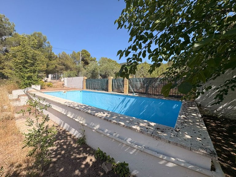 Property thumbnail 2