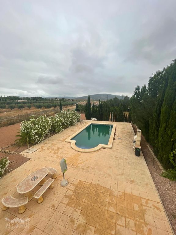 Property thumbnail 25