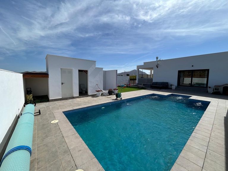 Property thumbnail 7