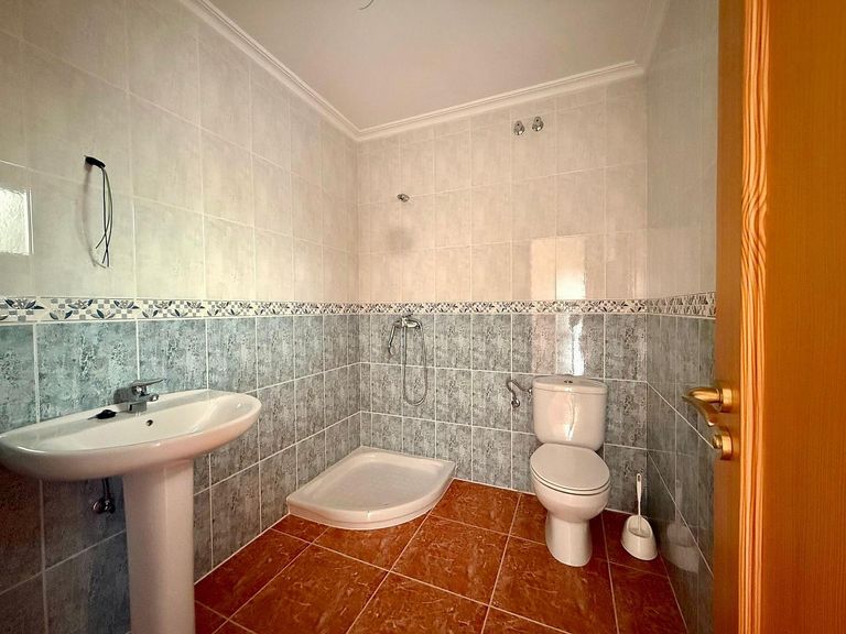 Property thumbnail 12