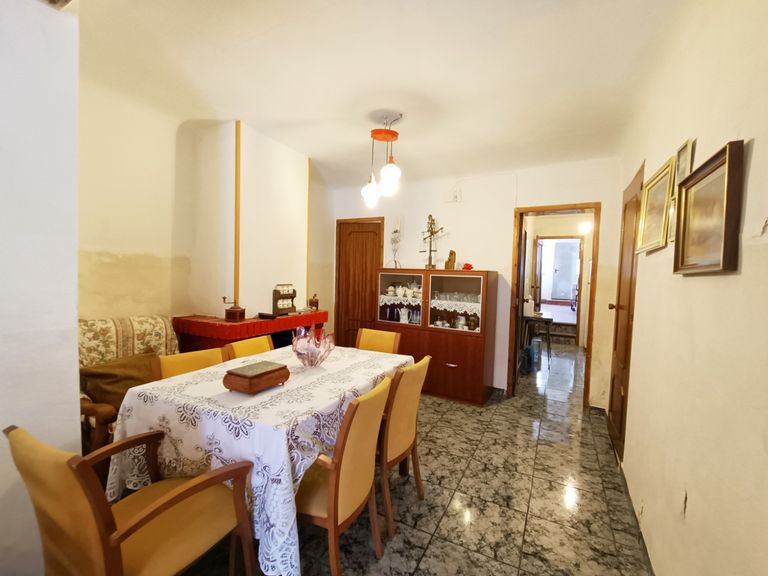 Property thumbnail 2