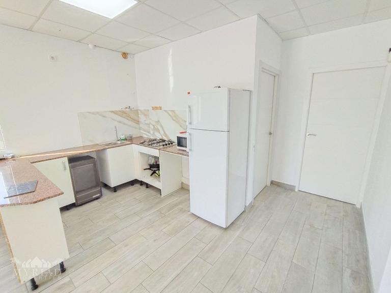 Property thumbnail 9